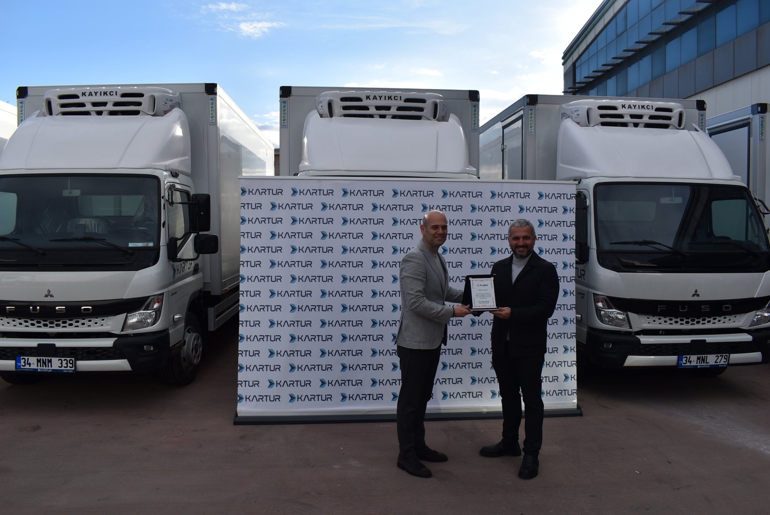 TEMSA, Kartur Grup’a 25 adet Fuso Canter teslim etti